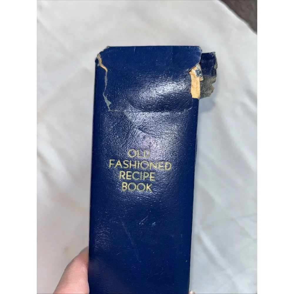 Old Fashioned Recipe Book Carla Emery Hardcover 1976 1977‎ homesteading resource
